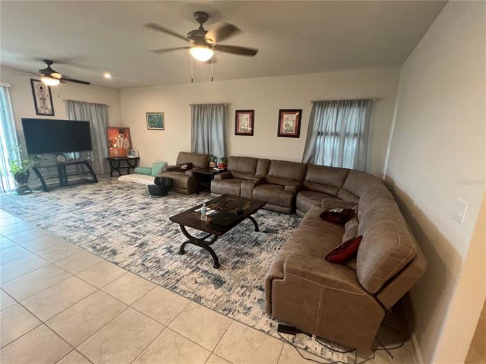 Image No.4-4 Bed House for sale