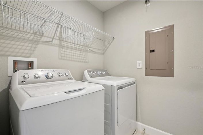 Image No.19-3 Bed Townhouse for sale