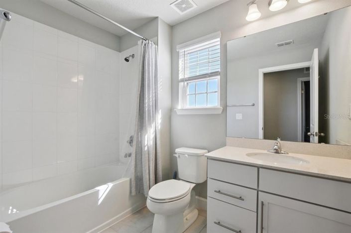 Image No.21-3 Bed Townhouse for sale