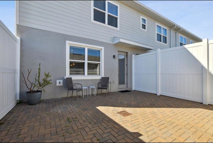 Image No.6-3 Bed Townhouse for sale