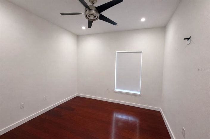 Image No.27-4 Bed House for sale