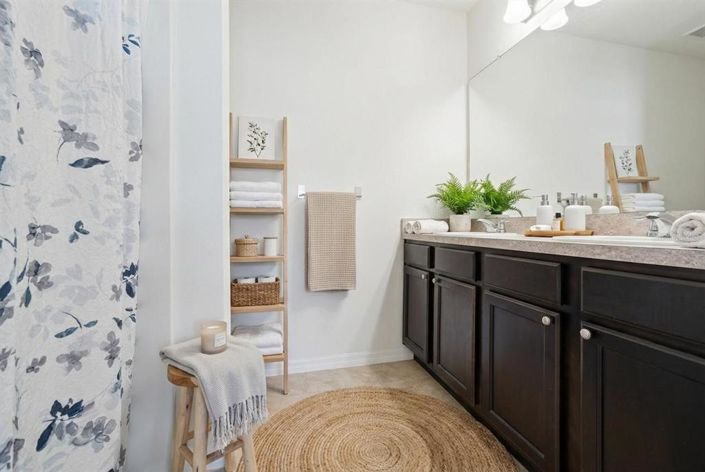 Image No.10-3 Bed House for sale