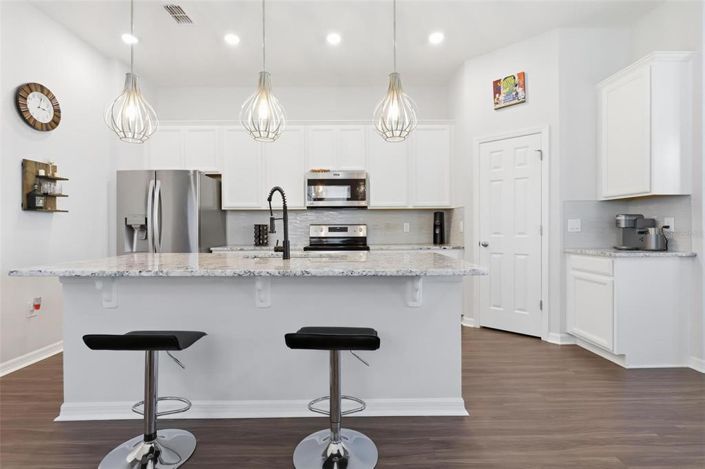 Image No.11-3 Bed House for sale