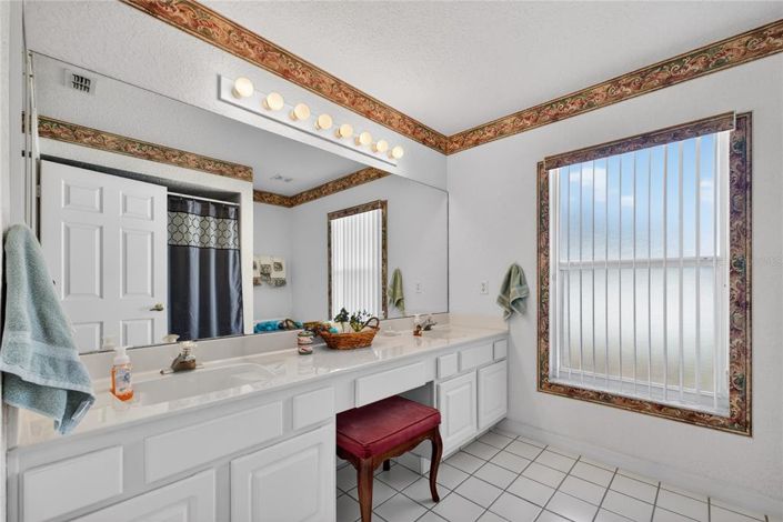 Image No.14-3 Bed House for sale