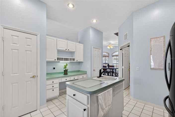 Image No.8-3 Bed House for sale