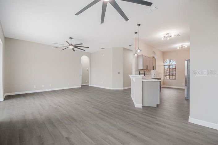 Image No.15-4 Bed House for sale