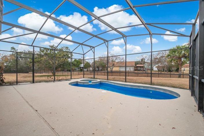 Image No.26-4 Bed House for sale