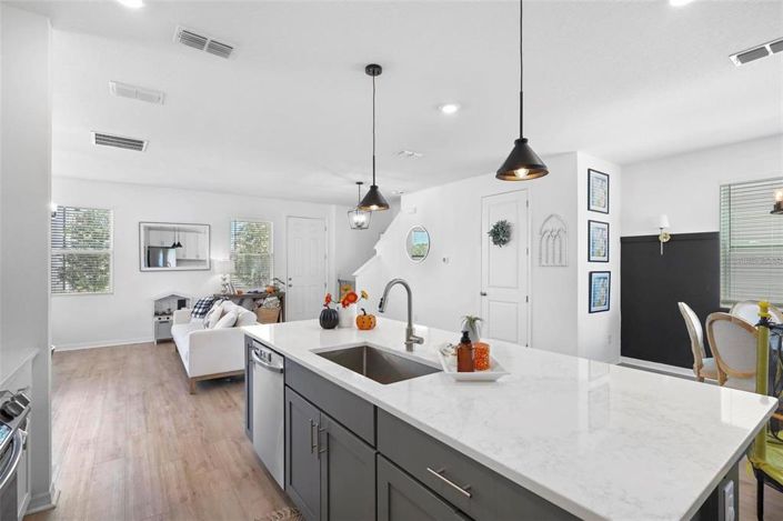 Image No.10-3 Bed House for sale