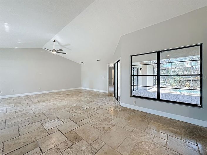 Image No.11-Maison de 2 chambres à vendre à Saint John