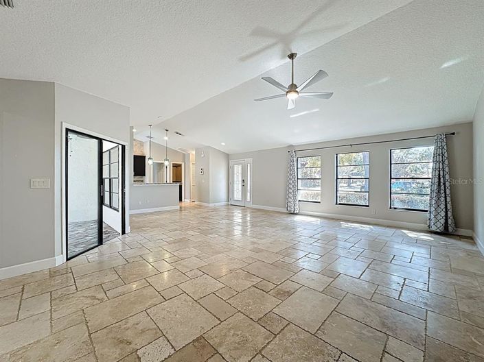 Image No.9-Maison de 2 chambres à vendre à Saint John