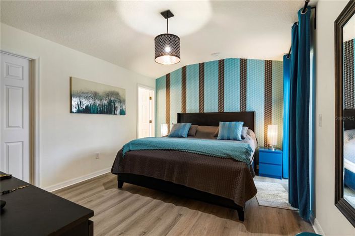 Image No.17-4 Bed House for sale