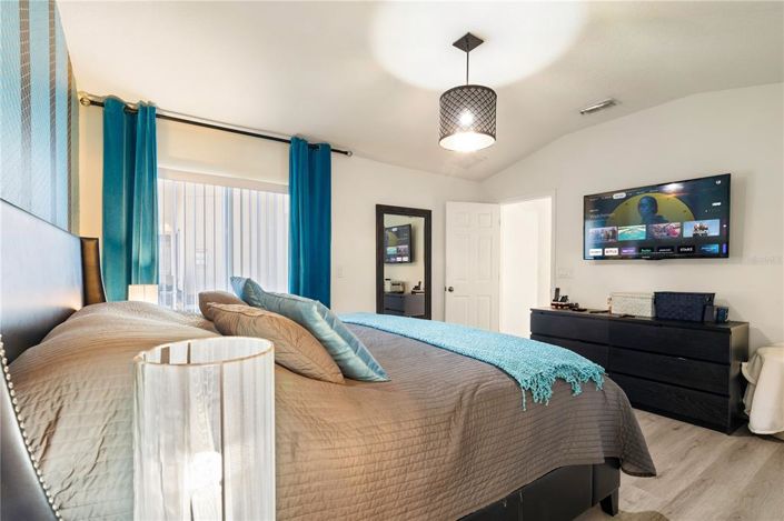 Image No.20-4 Bed House for sale