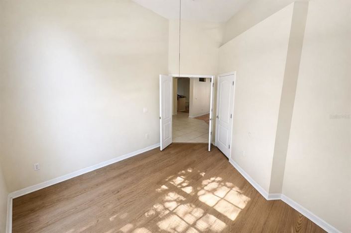 Image No.15-5 Bed House for sale