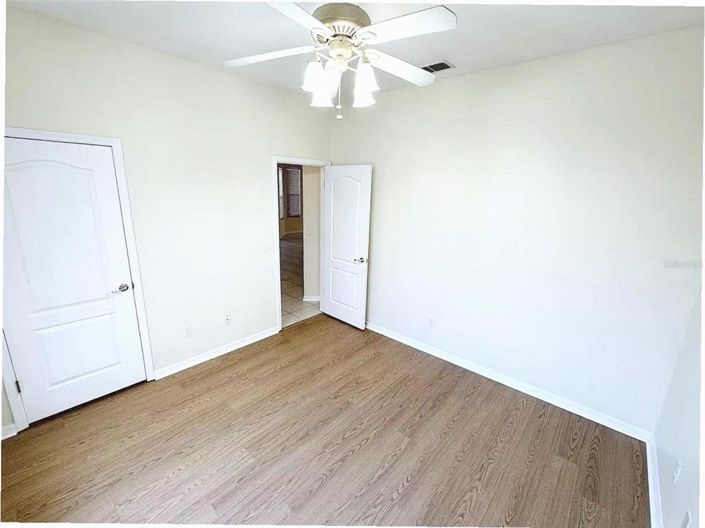 Image No.19-5 Bed House for sale