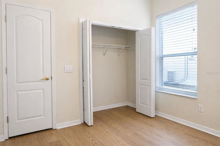 Image No.21-5 Bed House for sale