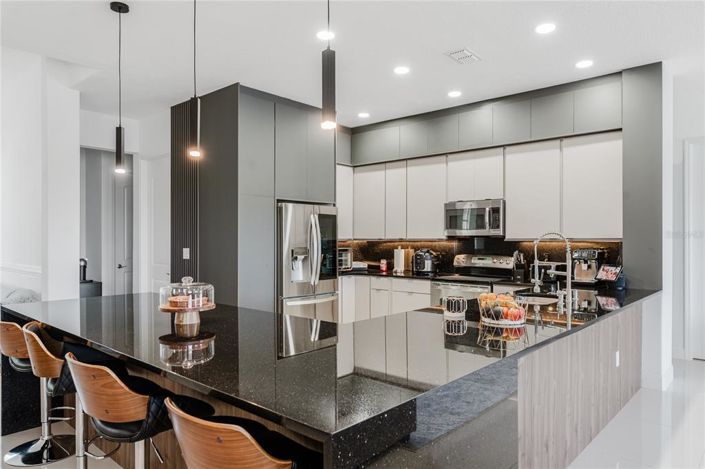 Image No.18-3 Bed House for sale