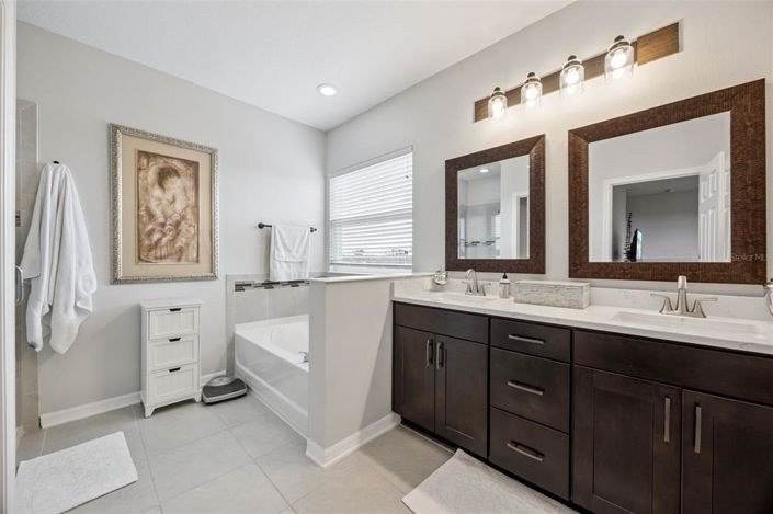 Image No.17-3 Bed Townhouse for sale