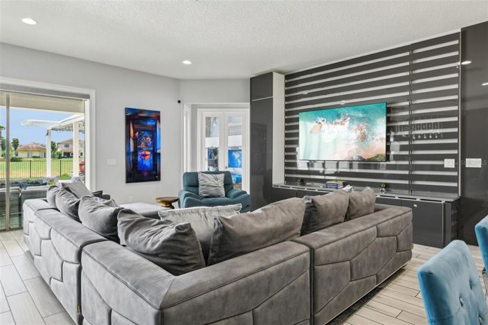 Image No.10-5 Bed House for sale