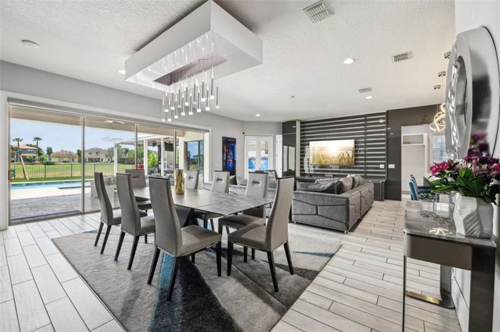 Image No.19-5 Bed House for sale