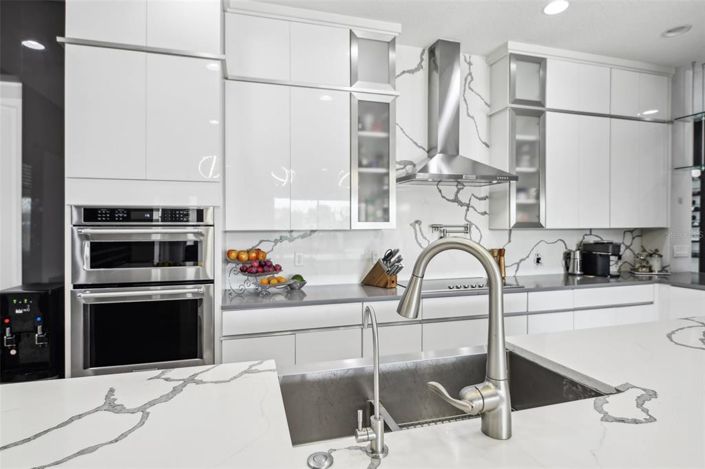 Image No.24-5 Bed House for sale