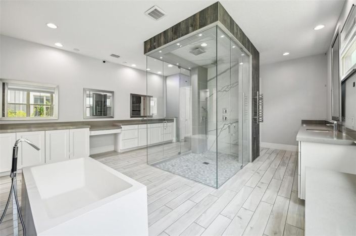 Image No.34-5 Bed House for sale