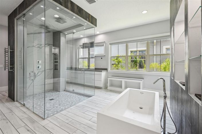 Image No.36-5 Bed House for sale