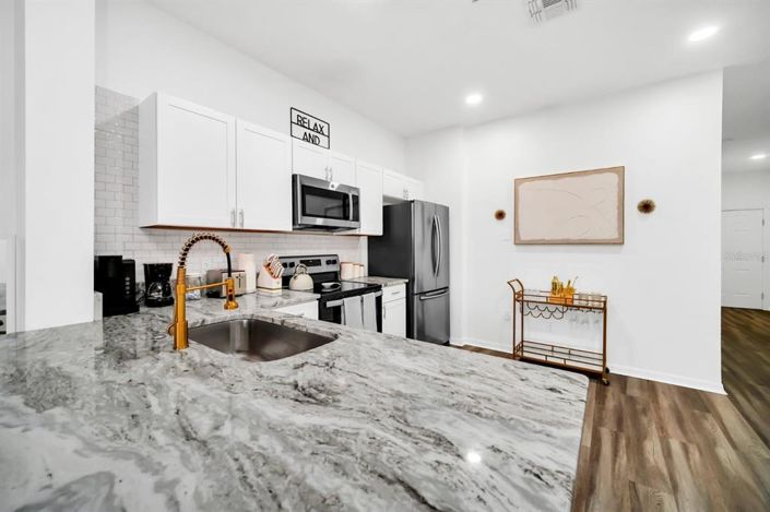 Image No.8-3 Bed Townhouse for sale