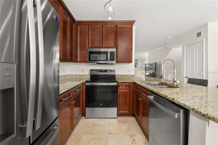 Image No.20-2 Bed Townhouse for sale