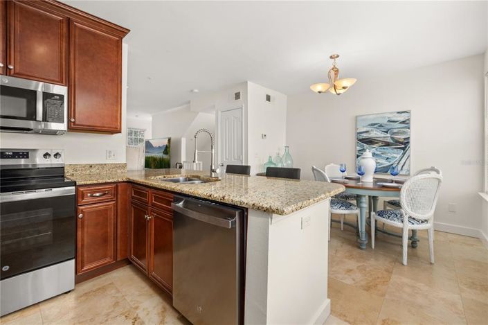 Image No.21-2 Bed Townhouse for sale