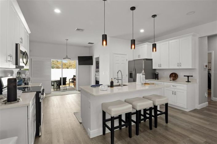 Image No.10-3 Bed House for sale