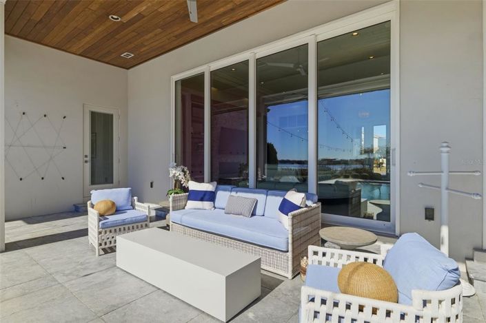 Image No.17-5 Bed House for sale