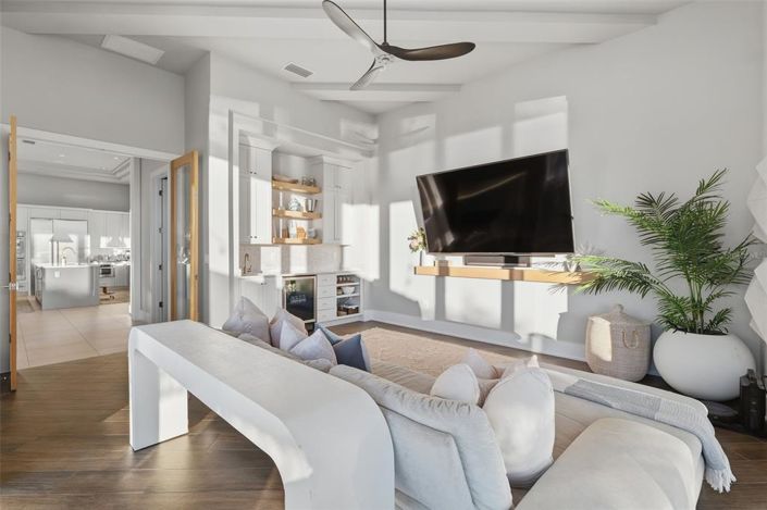 Image No.24-5 Bed House for sale