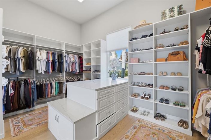 Image No.38-5 Bed House for sale