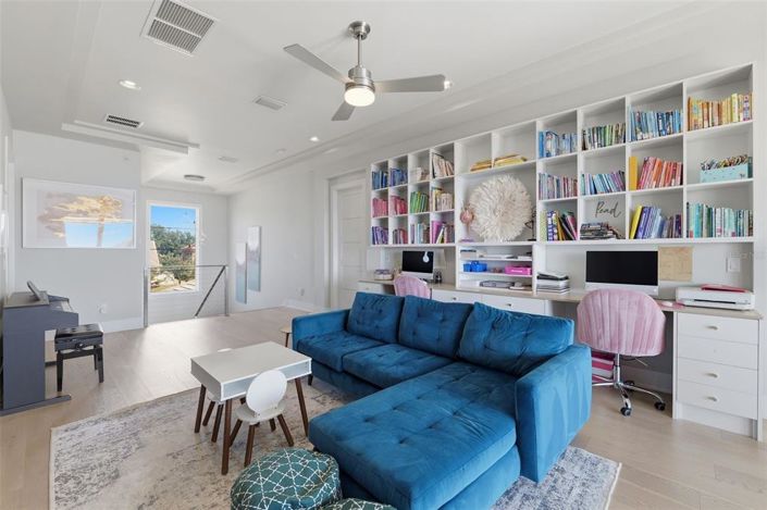 Image No.43-5 Bed House for sale