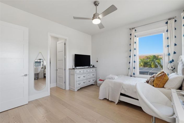 Image No.55-5 Bed House for sale