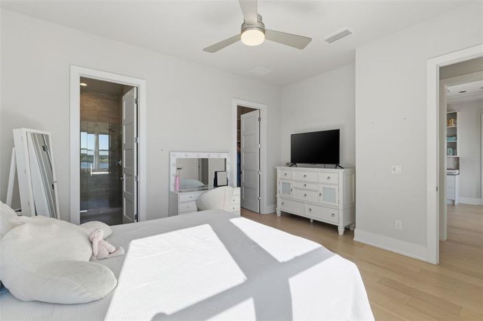 Image No.60-5 Bed House for sale