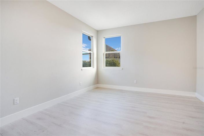 Image No.13-6 Bed House for sale