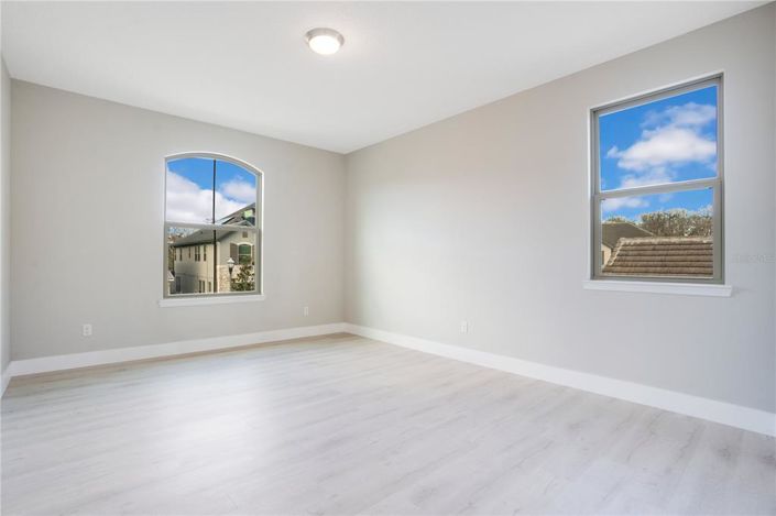 Image No.15-6 Bed House for sale