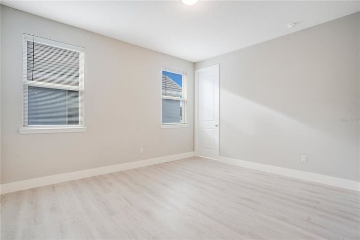 Image No.16-6 Bed House for sale