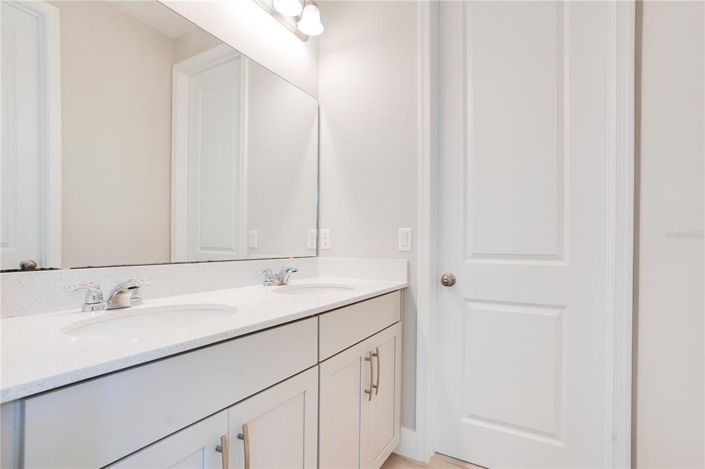 Image No.17-6 Bed House for sale