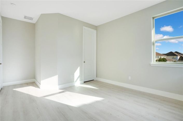 Image No.19-6 Bed House for sale