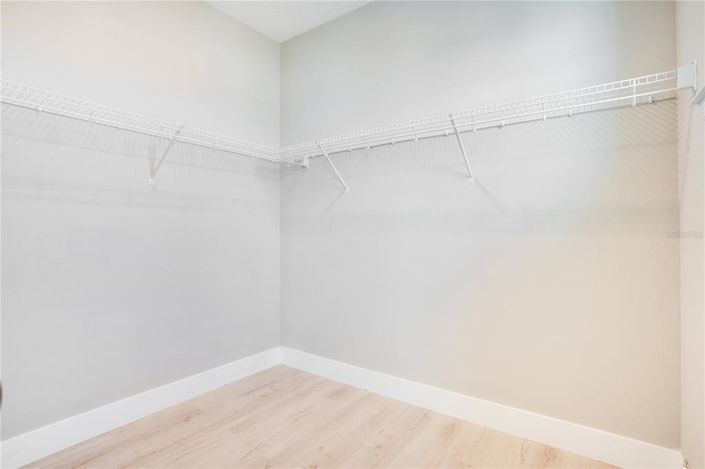 Image No.22-6 Bed House for sale