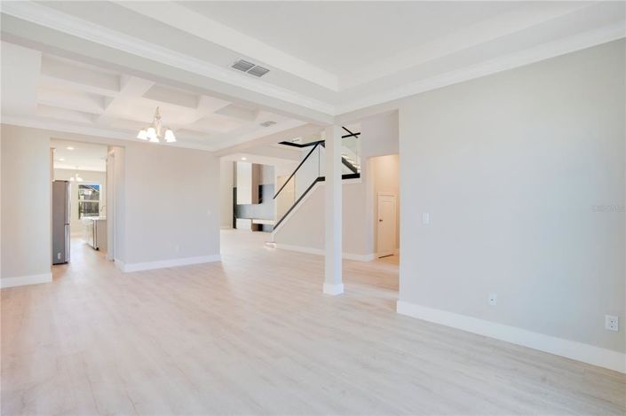 Image No.3-6 Bed House for sale