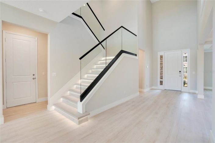 Image No.5-6 Bed House for sale