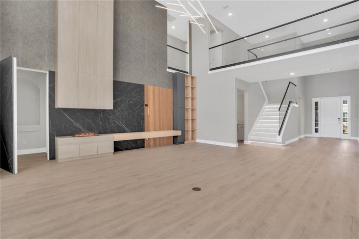 Image No.54-6 Bed House for sale