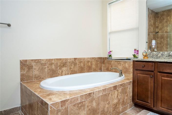 Image No.52-4 Bed House for sale