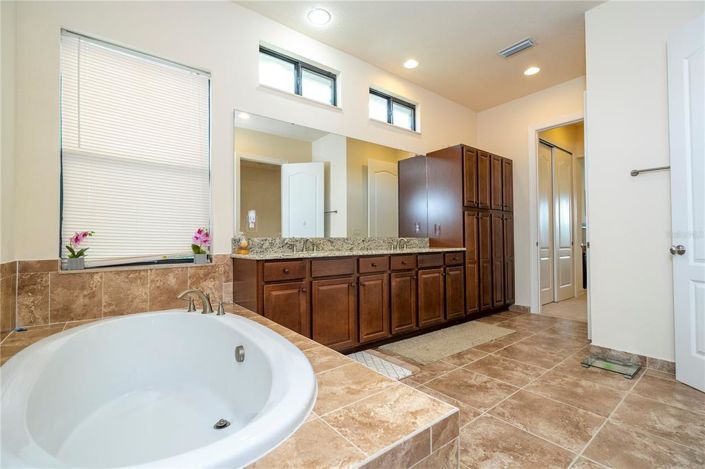 Image No.53-4 Bed House for sale