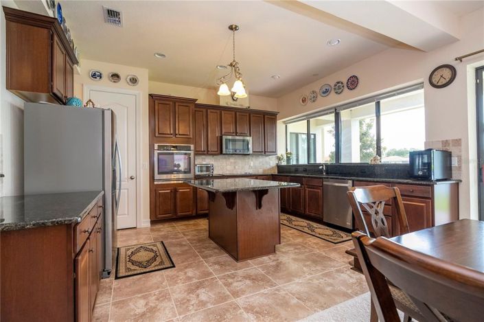 Image No.56-4 Bed House for sale