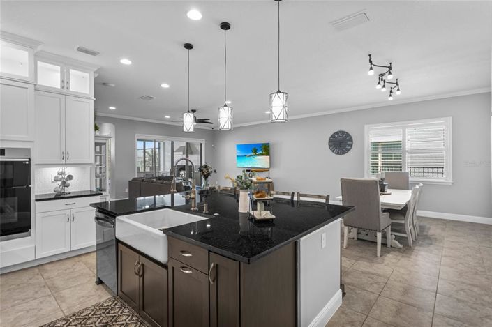 Image No.18-5 Bed House for sale