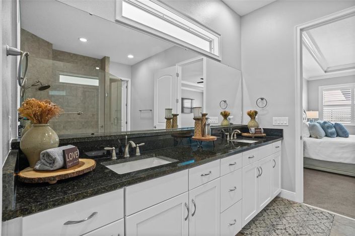 Image No.32-5 Bed House for sale